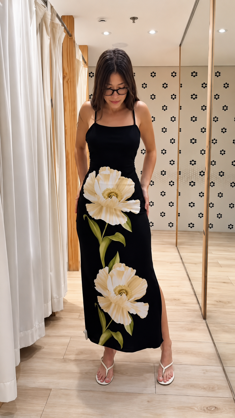 1685 | Vestido Farm - Pétalas Gêmeas Preto